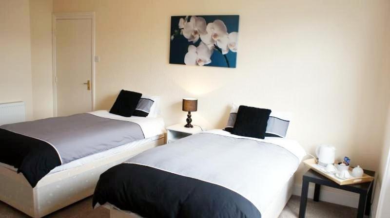 Bentons Guest House Cheltenham Værelse billede