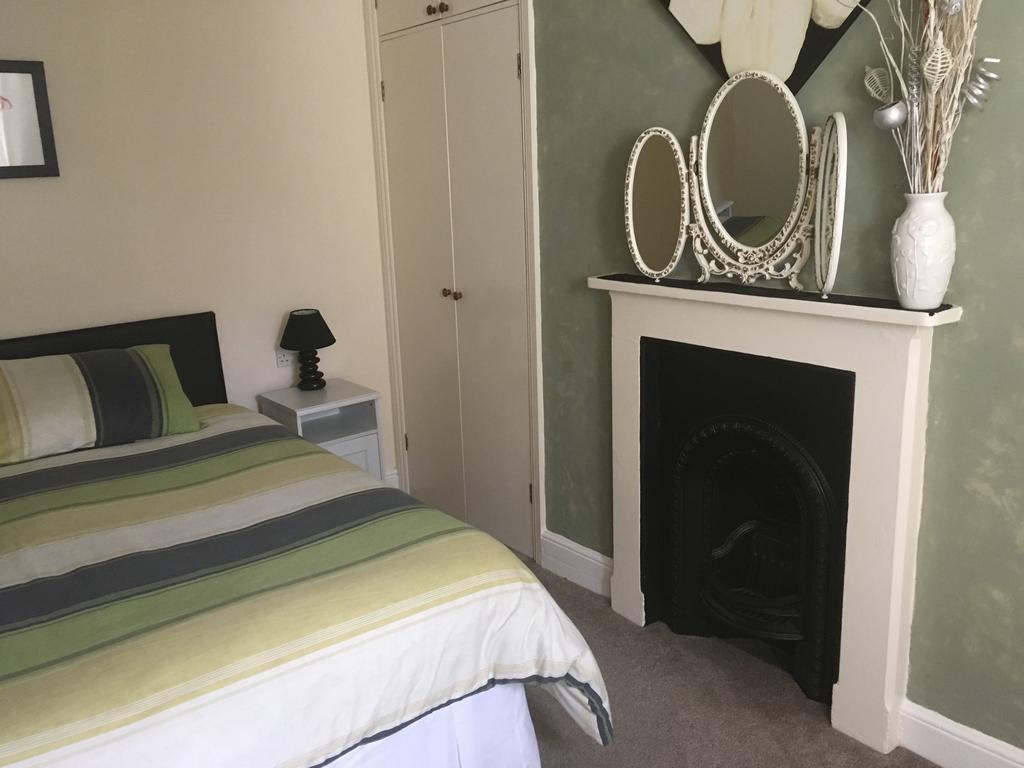 Bentons Guest House Cheltenham Eksteriør billede