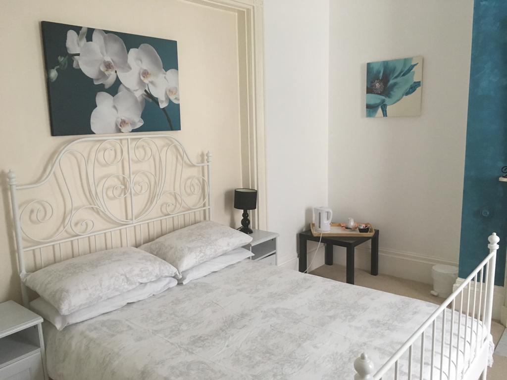 Bentons Guest House Cheltenham Eksteriør billede