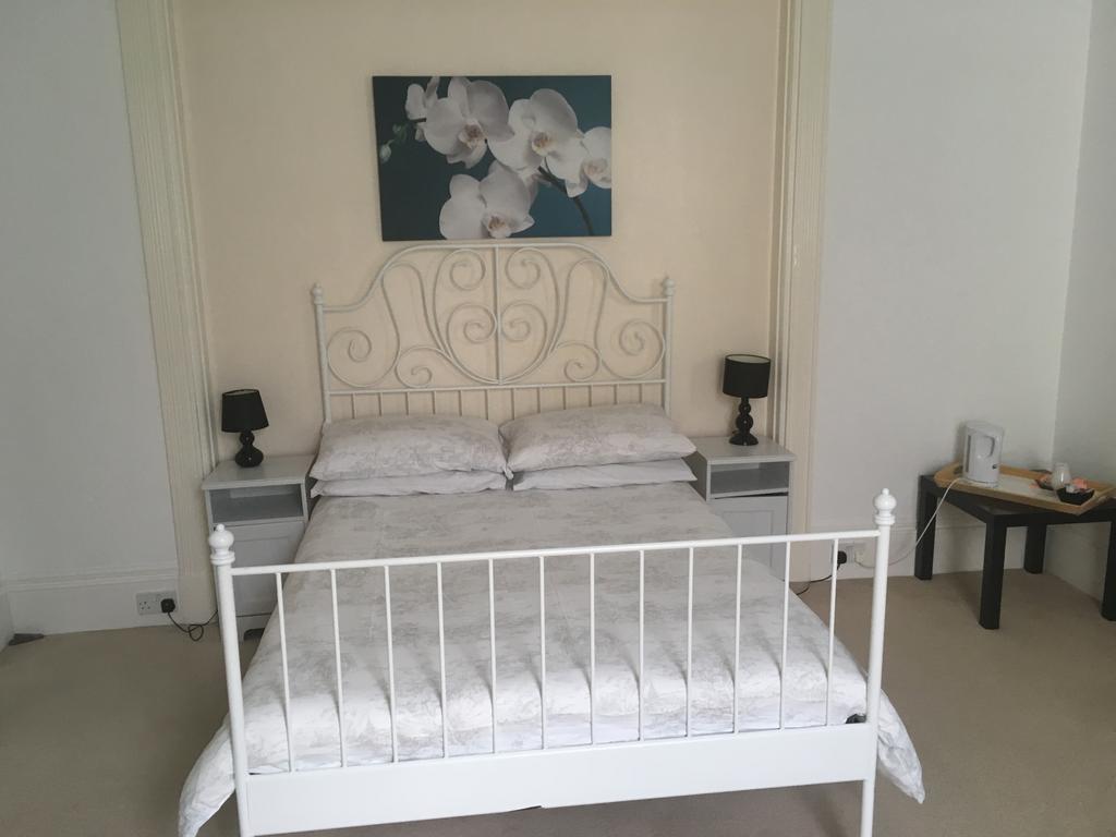 Bentons Guest House Cheltenham Eksteriør billede