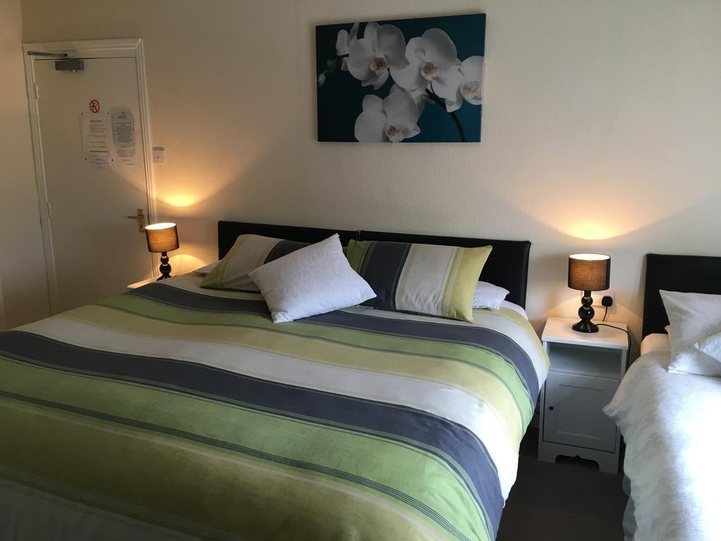 Bentons Guest House Cheltenham Værelse billede