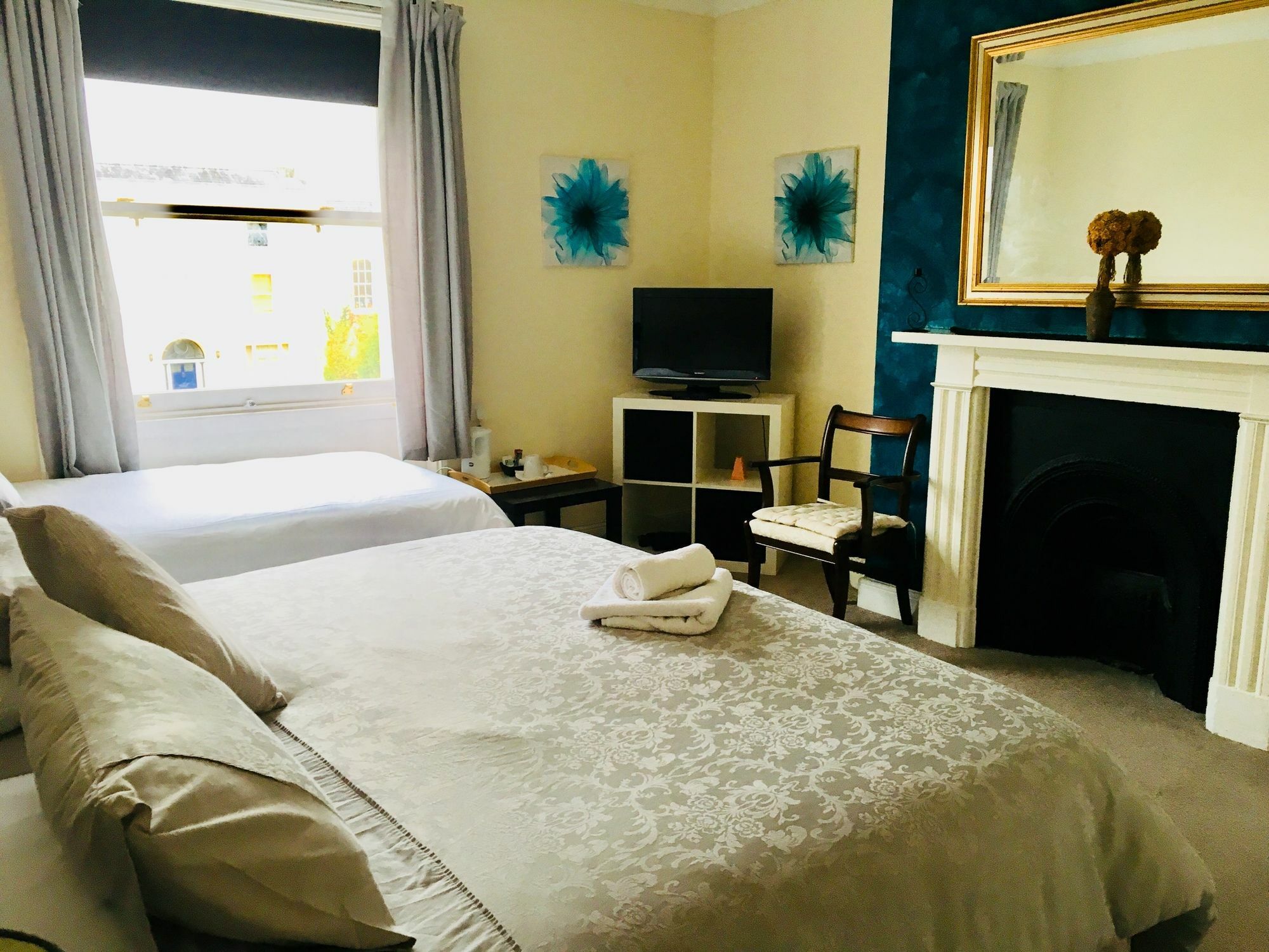 Bentons Guest House Cheltenham Eksteriør billede